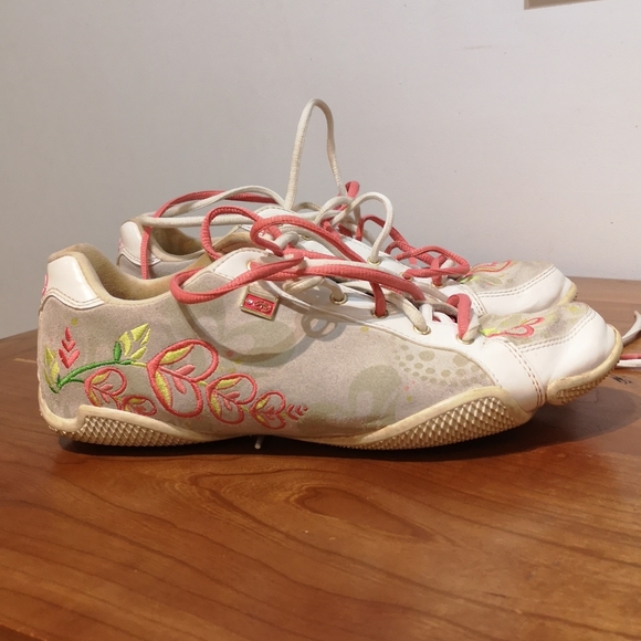 Red by Marc Ecko Rhino Brand leather sneakers - Picture 2 of 16